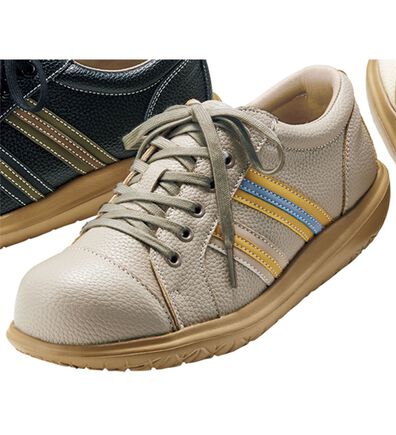 BELLUNA（ベルーナ）の「５Ｅサイドラインオブリークスニーカー（スニーカー）」