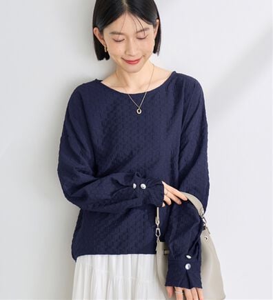 Viola e Viola（ヴィオラ エ ヴィオラ）の「ふくれジャカード素材ふんわり袖トップス（カットソー）」