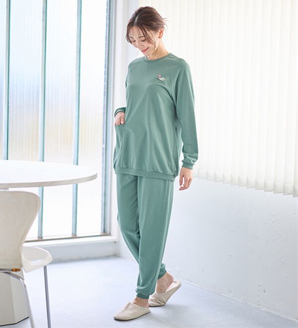 LAVIENNE（ラヴィエンヌ）の「綿１００％ゆったり刺しゅうスウェットパジャマ（パジャマ・ルームウェア）」｜詳細画像