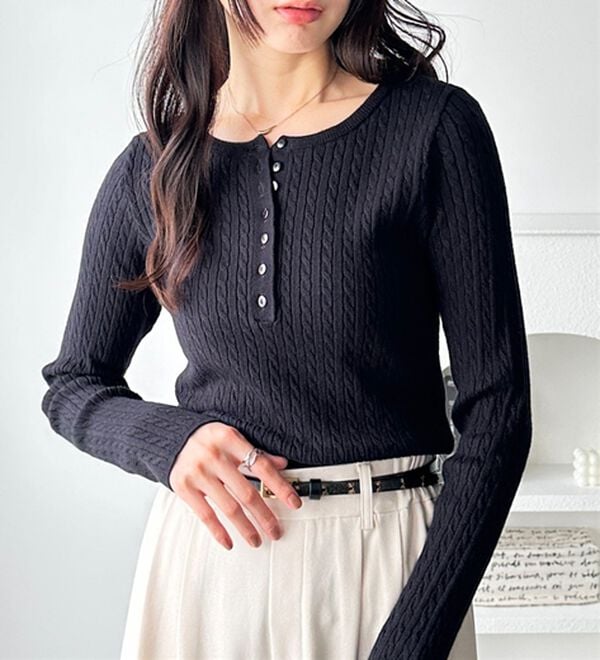 GeeRA（ジーラ）の「ミニケーブルヘンリーネックリブニット（ニット・セーター）」｜詳細画像