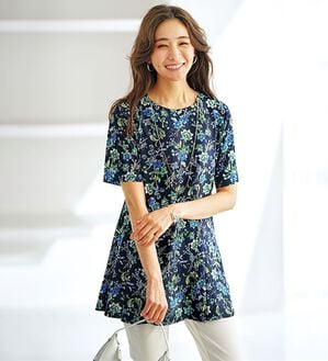 BELLUNA（ベルーナ）の「冷感フレアーシルエットチュニック（チュニック）」｜ネイビー系ペイズリー柄