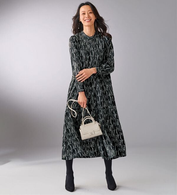 BELLUNA（ベルーナ）の「モダンに装う幾何柄ティアードワンピース（その他ワンピース）」｜黒系