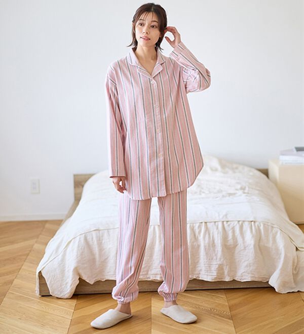 LAVIENNE（ラヴィエンヌ）の「綿１００％ふんわり柔か微起毛パジャマ（パジャマ・ルームウェア）」｜詳細画像