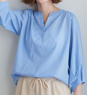 BELLUNA（ベルーナ）の「杢調素材袖タックデザインブラウス（ブラウス）」｜ブルー