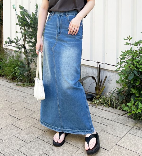 GeeRA（ジーラ）の「バックスリットデニムロングスカート（ロングスカート）」｜詳細画像