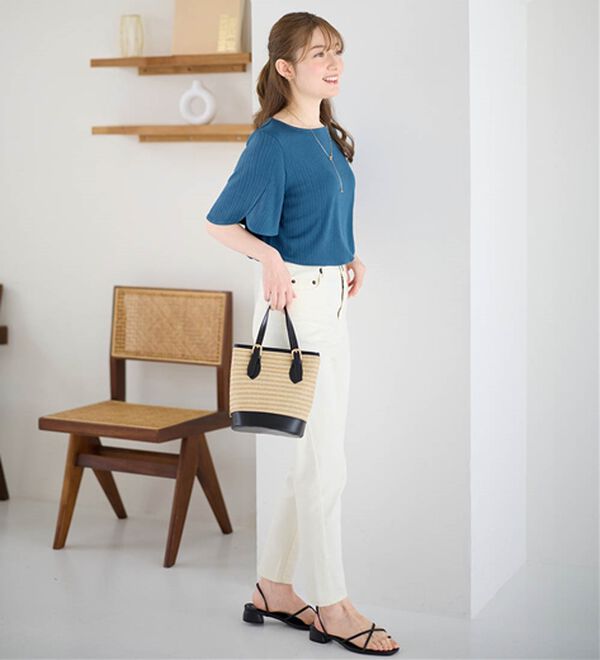 alotta（アロッタ）の「【4つの機能付】ひんやりチューリップ袖ブラウスTシャツ（カットソー）」｜詳細画像