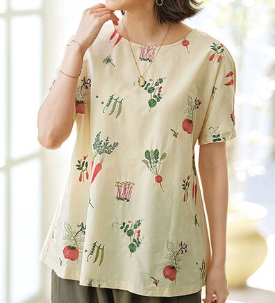 BELLUNA（ベルーナ）の「刺しゅうデザインゆったりプルオーバー（カットソー）」