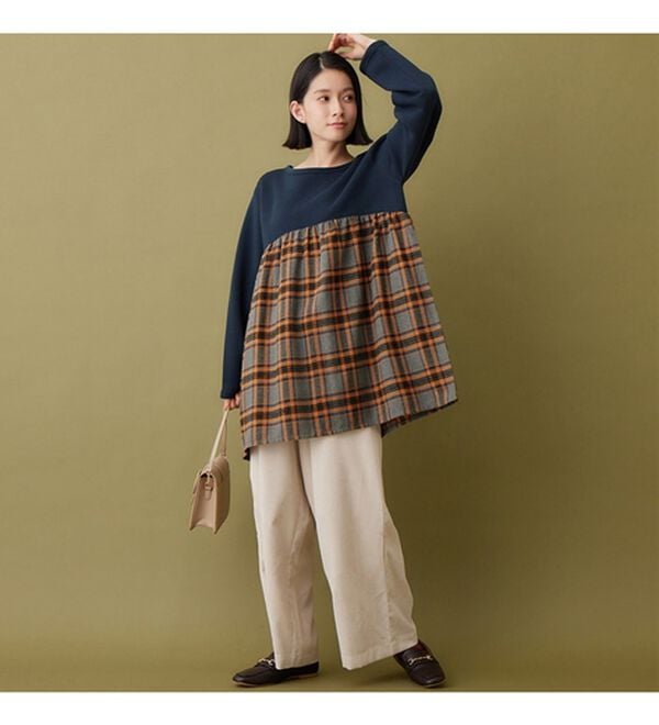 Viola e Viola（ヴィオラ エ ヴィオラ）の「裏起毛チェック柄切替チュニック（チュニック）」｜詳細画像