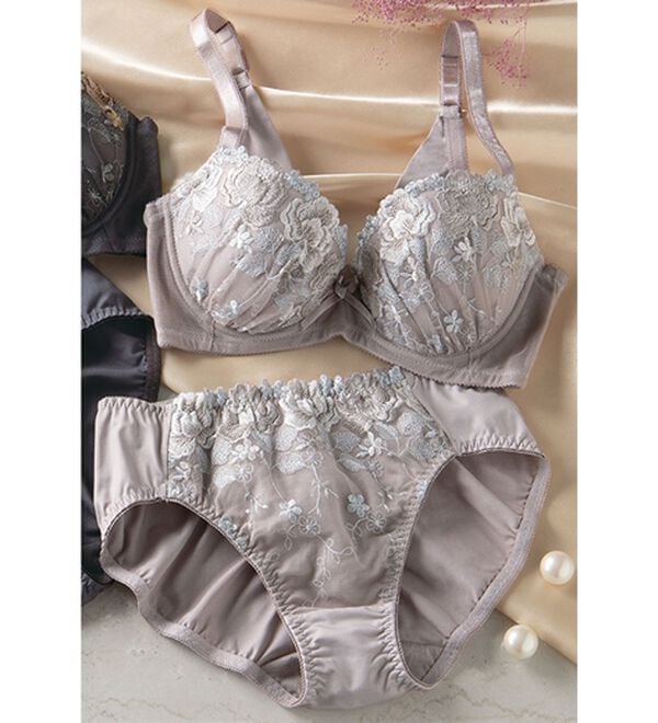 LAVIENNE（ラヴィエンヌ）の「背中美ブラ＆ショーツ（ブラジャー）」｜詳細画像