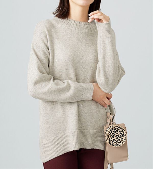 BELLUNA（ベルーナ）の「ラメ調バックスリットニットプルオーバー（ニット・セーター）」｜詳細画像