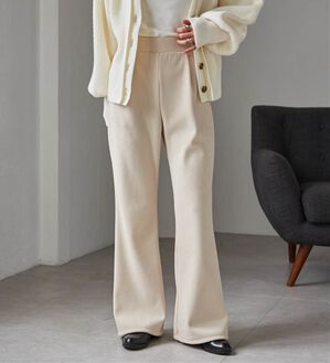 RANAN（ラナン）の「あったか裏ベロアニットコールフレアパンツ（フルレングスパンツ）」｜ベージュ