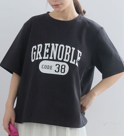 A HAPPY MARILYN（アハッピーマリリン）の「【Ｍ～８Ｌ】【接触冷感・ＵＶ対策】カレッジプリント裾ラウンドＴシャツ（Tシャツ）」