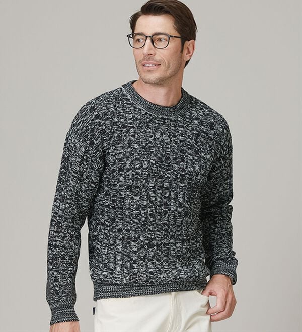 「２色で編み上げる高見えケーブル編セーター（メンズニット・セーター）」｜詳細画像