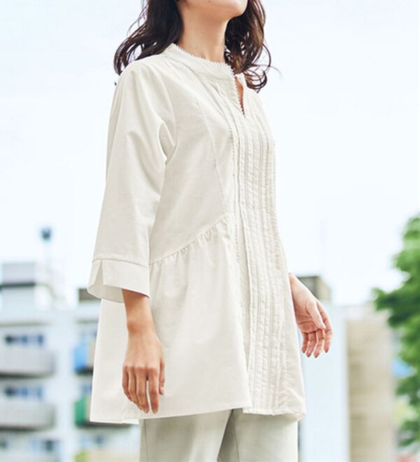 BELLUNA（ベルーナ）の「リサイクルコットンタックデザインブラウス（ブラウス）」｜スノーホワイト