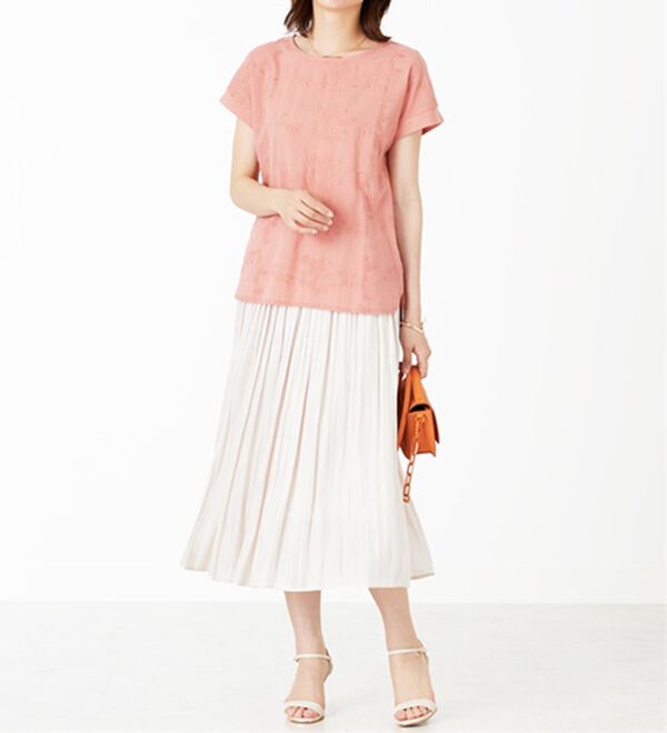 BELLUNA（ベルーナ）の「刺しゅうレース切替プルオーバー（カットソー）」｜詳細画像