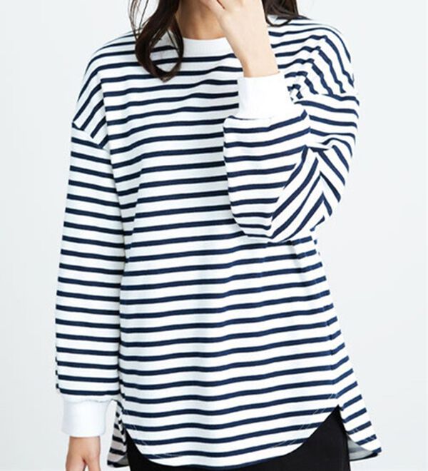 BELLUNA（ベルーナ）の「ふわふわ裏ファーゆったりプルオーバー（カットソー）」｜詳細画像