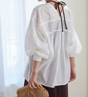 RANAN（ラナン）の「ディープVネックシアーシャツ（シャツ）」｜ホワイト