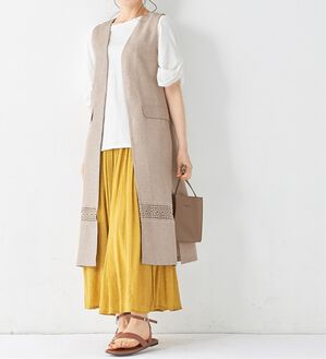 Viola e Viola（ヴィオラ エ ヴィオラ）の「レース使いロングジレ（ジレ）」｜杢ベージュ