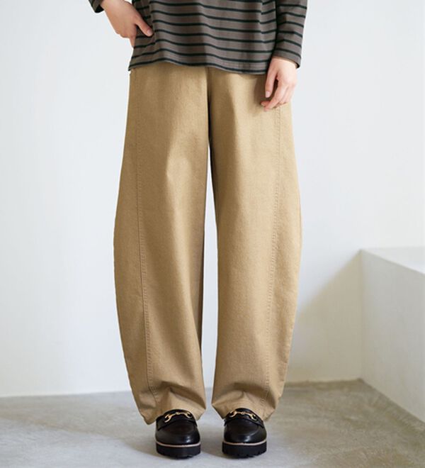 BELLUNA（ベルーナ）の「＜＆ｃｏｃｏｃｈｉ＞短めトップスに合わせる洗い加工ゆったりコクーンパンツ（フルレングスパンツ）」｜ベージュ