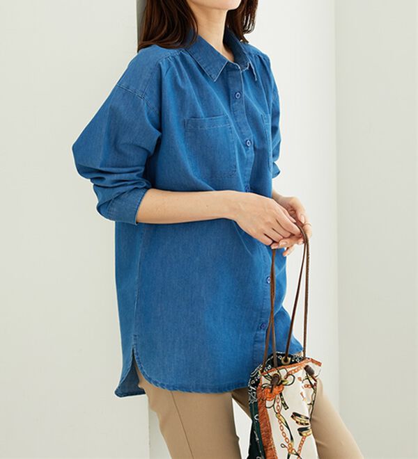 BELLUNA（ベルーナ）の「ポケット付デニムシャツチュニック（チュニック）」｜ブルー系