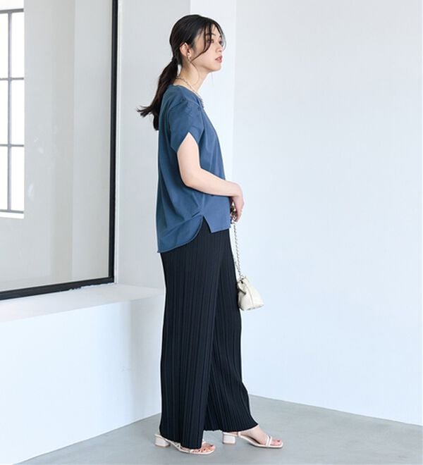 BELLUNA（ベルーナ）の「華奢見せ！後ろ美人デザインプルオーバー（カットソー）」｜詳細画像