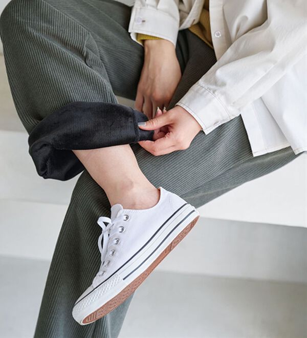 BELLUNA（ベルーナ）の「シュッと体型カバー！縦リブ素材裏ベロアフレアーパンツ（フルレングスパンツ）」｜詳細画像