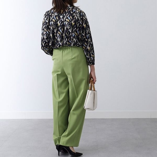 BELLUNA（ベルーナ）の「タック使いボウタイプリントブラウス（ブラウス）」｜詳細画像