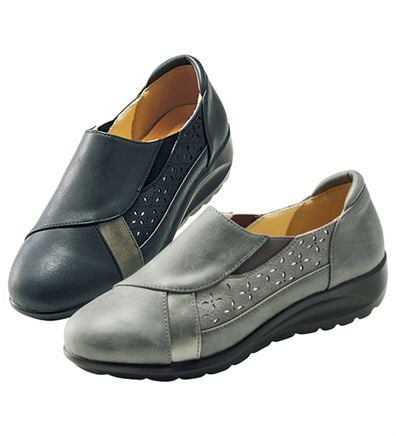 BELLUNA（ベルーナ）の「５Ｅカットワーク切替スリッポンシューズ（スリッポン）」