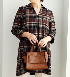 BELLUNA（ベルーナ）の「ジッパー使いスキッパーチュニック（チュニック）」｜ブラウン系