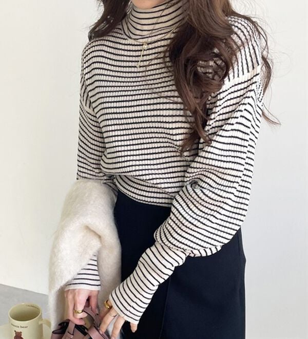 GeeRA（ジーラ）の「ボリュームスリーブハイネックニット（ニット・セーター）」｜詳細画像