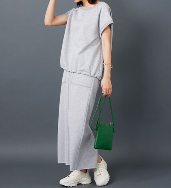 BELLUNA（ベルーナ）の「ラメ入り裏毛素材プルオーバー（カットソー）」｜詳細画像