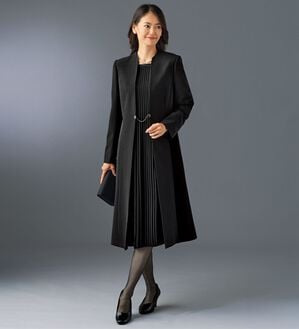 BELLUNA（ベルーナ）の「洗えるストレッチ！ロングジャケットワンピースアンサンブル（ドレスレット付）（ブラックフォーマル（喪服・礼服））」｜黒