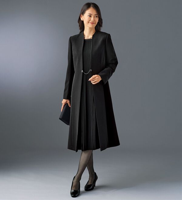 BELLUNA（ベルーナ）の「洗えるストレッチ！ロングジャケットワンピースアンサンブル（ドレスレット付）（ブラックフォーマル（喪服・礼服））」｜黒