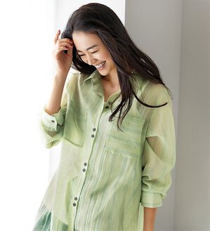 BELLUNA（ベルーナ）の「程よい透け感シアーストライププリントシャツ（シャツ）」｜グリーン系