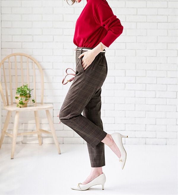 BELLUNA（ベルーナ）の「サマ見え！美脚テーパードパンツ（テーパードパンツ）」｜詳細画像