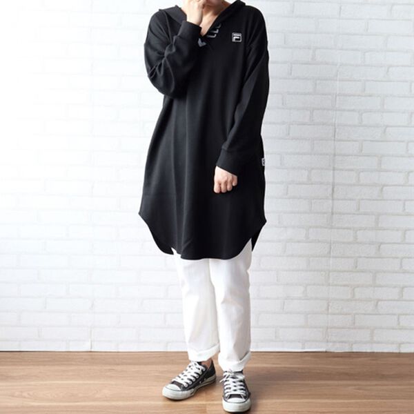 BELLUNA（ベルーナ）の「＜ＦＩＬＡ＞Ｖネックパーカーワンピース（カットソーワンピース）」｜詳細画像