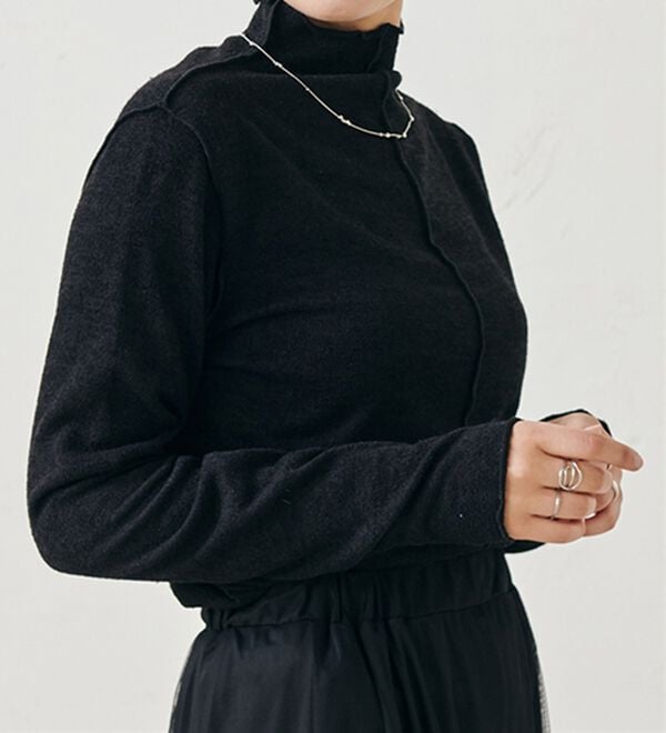 RANAN（ラナン）の「前後２ＷＡＹ！メロウ使いニットソーフリルプルオーバー（カットソー）」｜詳細画像