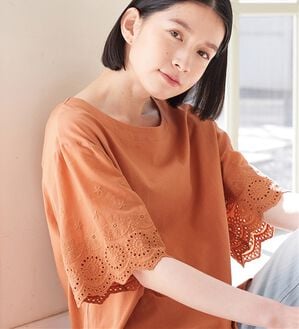 Viola e Viola（ヴィオラ エ ヴィオラ）の「綿１００％ 袖レース切替Ｔシャツ（Tシャツ）」｜コーラルオレンジ