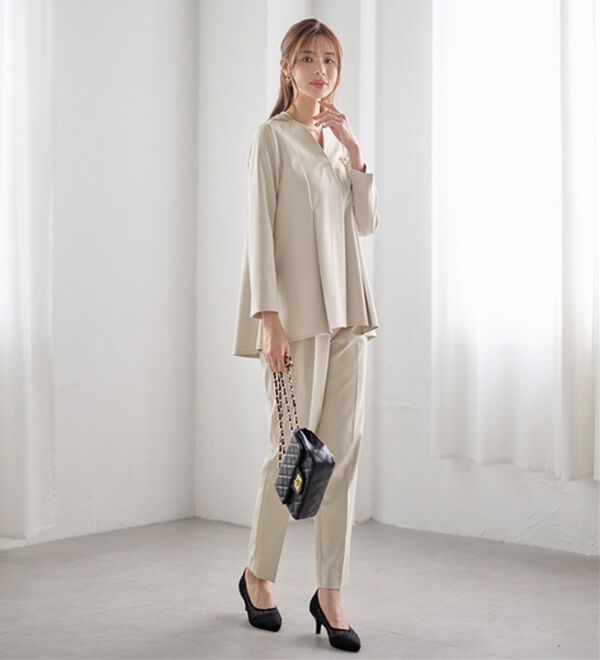 GeeRA（ジーラ）の「【2点セット】タックフレアーブラウスセットアップ（パンツスーツ）」｜詳細画像