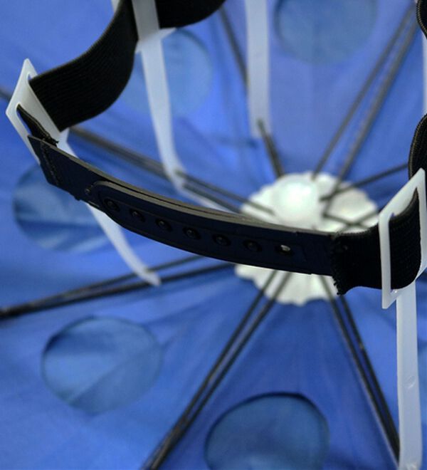 「両手が使える手ぶら傘　２本組（その他日用品）」｜詳細画像