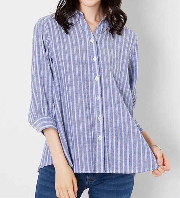 BELLUNA（ベルーナ）の「スキッパー衿ぽこぽこ素材ブラウス（ブラウス）」｜ブルー系ストライプ