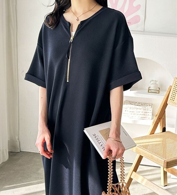 GeeRA（ジーラ）の「【ひんやり/着痩せ】ハーフジップ大人Ｔシャツワンピース（カットソーワンピース）」｜詳細画像