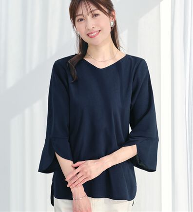 alotta（アロッタ）の「着痩せが叶う！チューリップ袖ブラウスＴシャツ（ブラウス）」