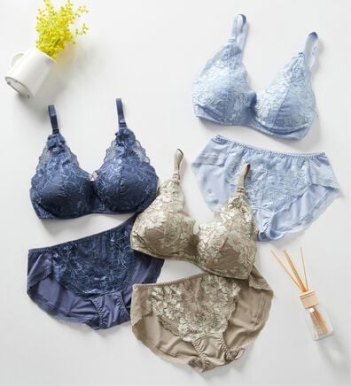 LAVIENNE（ラヴィエンヌ）の「すっぽりフルカップブラ＆ショーツ（ブラジャー＆ショーツセット）」