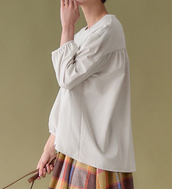 Viola e Viola（ヴィオラ エ ヴィオラ）の「綿混ミニ裏毛異素材切替フレアートップス（カットソー）」｜詳細画像