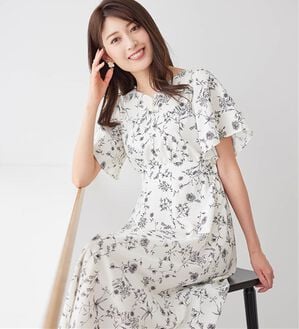 alotta（アロッタ）の「【お客様企画】欲しいが詰まったひんやり花柄ワンピース（プリントワンピース）」｜オフホワイト系