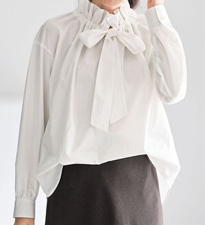 BELLUNA（ベルーナ）の「顔が華やぐギャザーリボンデザインブラウス（ブラウス）」｜詳細画像