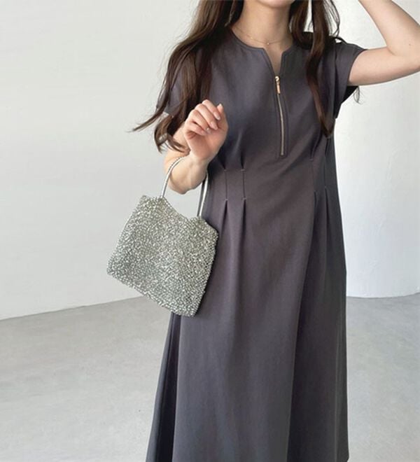 GeeRA（ジーラ）の「前後2WAYハーフジップフレンチ袖ワンピース（カットソーワンピース）」｜詳細画像