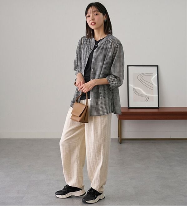 BELLUNA（ベルーナ）の「綿麻ダブルガーゼポッケギャザーパンツ（フルレングスパンツ）」｜詳細画像