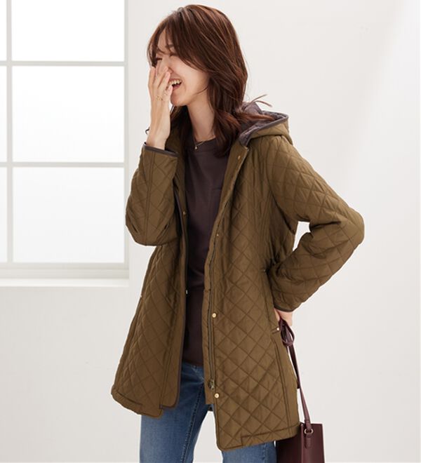 BELLUNA（ベルーナ）の「吸湿発熱ポンチ素材袖切替プルオーバー（カットソー）」｜詳細画像